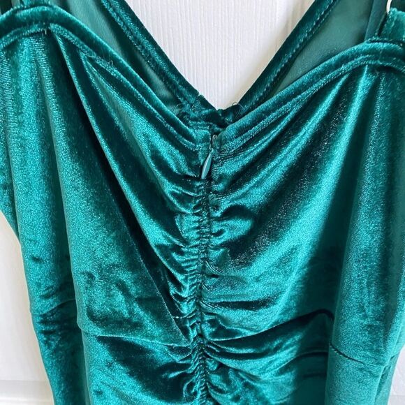 Area Stars Sexy Emerald Green Soft Velvet Sosi Tie Hem Ruched Mini Dress - Picture 5 of 8